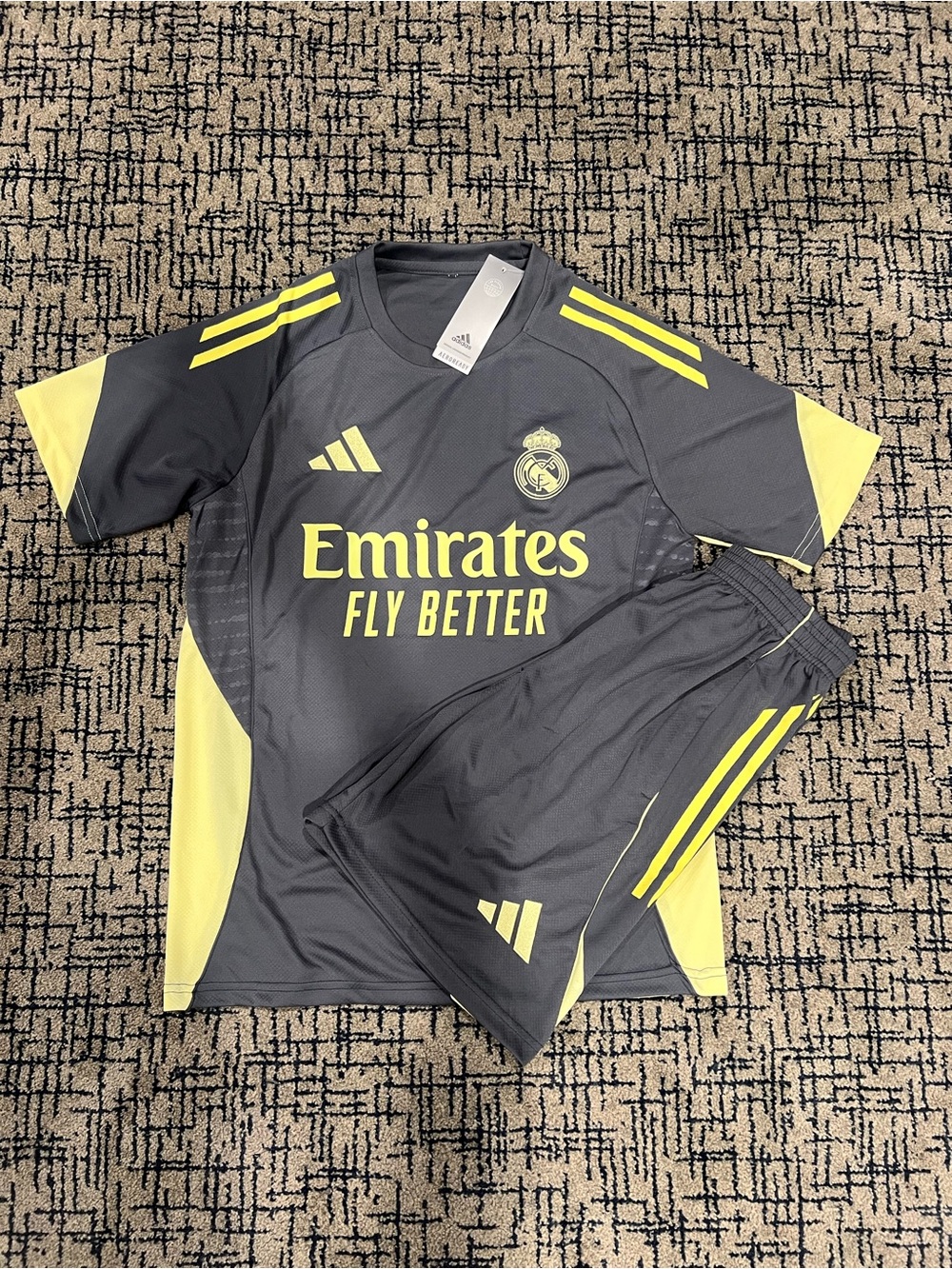 adidas Kids Gray & Neon Yellow Real Madrid Soccer Jersey Set
